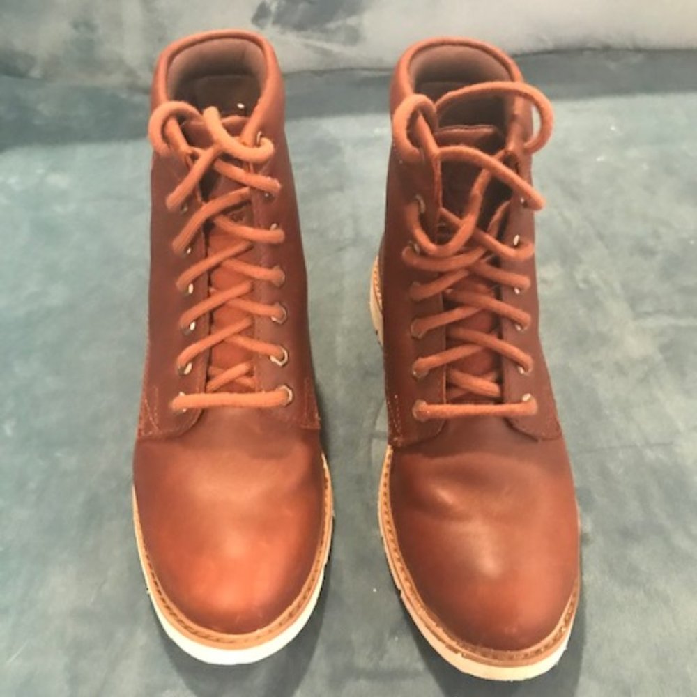 Women's Timberland Boot (6.5)